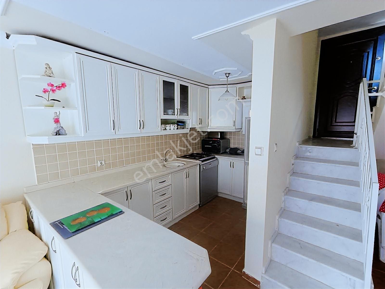 Kuşadası Kadınlar Denizi Havuzlu 4+1 Fırsat Fiyat Satılık Villa - Görsel 10