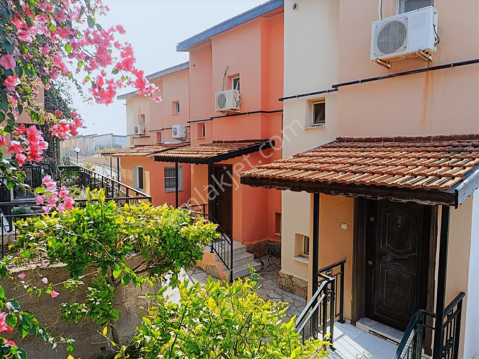 Kuşadası Kadınlar Denizi Havuzlu 4+1 Fırsat Fiyat Satılık Villa - Görsel 6