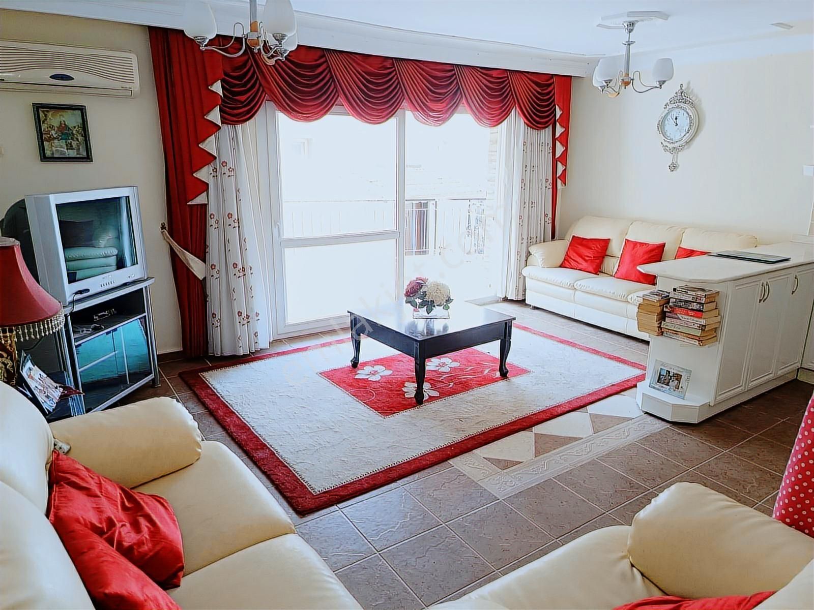 Kuşadası Kadınlar Denizi Havuzlu 4+1 Fırsat Fiyat Satılık Villa - Görsel 31