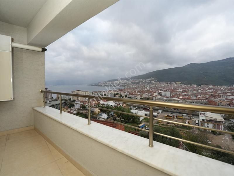 C21 Cius; Hisartepe Merkez'de Deniz Manzaralı 2+1 Kiralık Daire