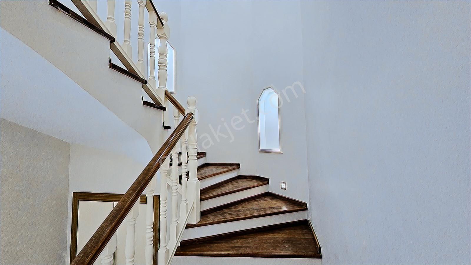 Karşıyaka, Bostanlı' Da Full Yapılı 5+1 Satılık Dubleks Daire - Görsel 2