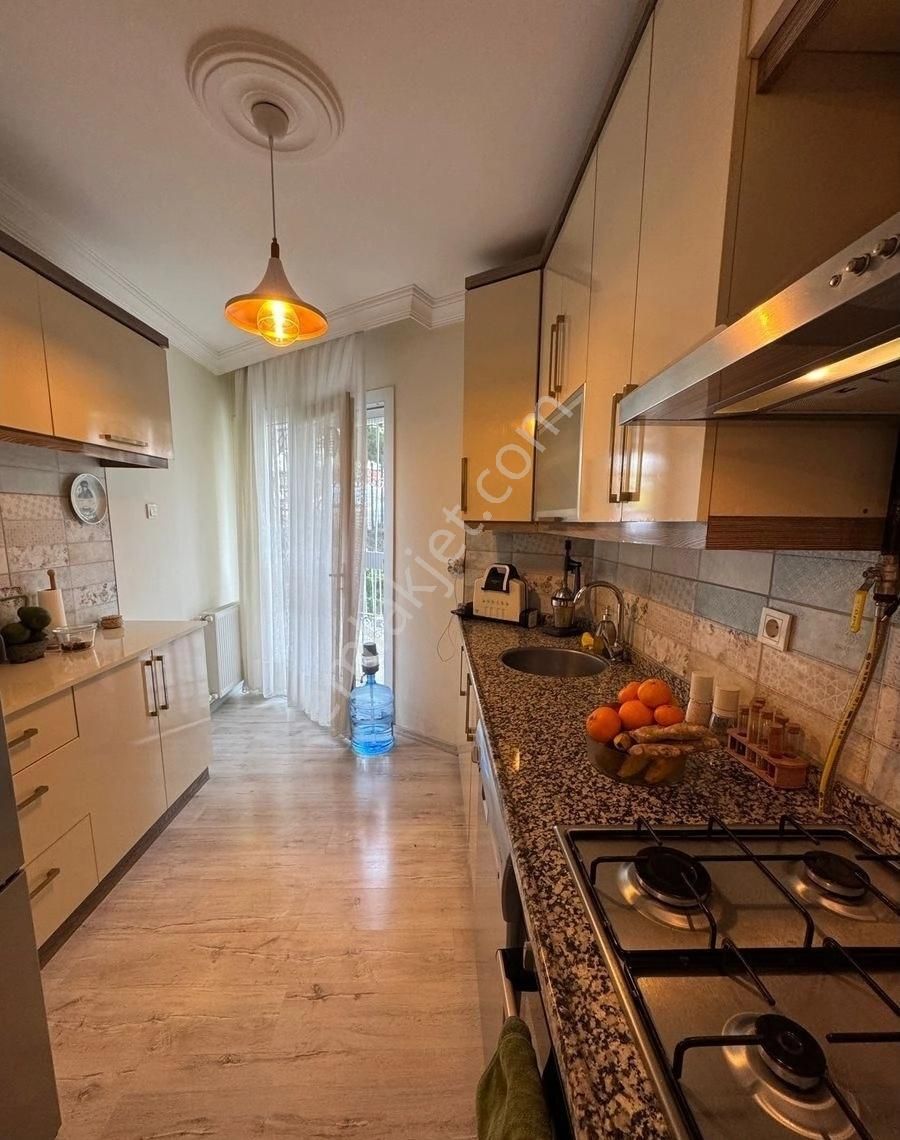 Bornova Atatürk Mah. İçi Full Yapılı 2+1 Satılık Daire - Görsel 2