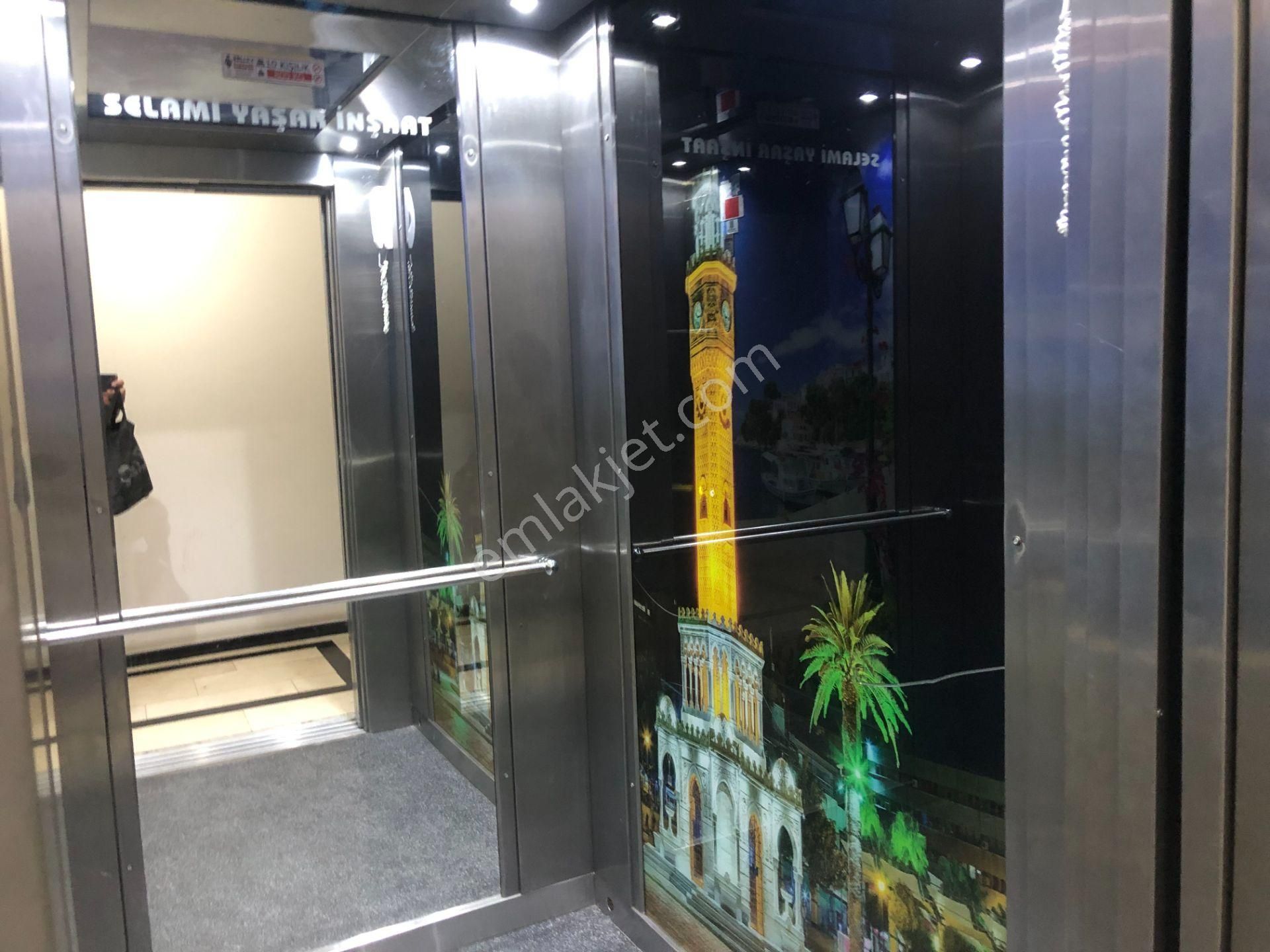 Karşıyaka Nergiz Dedebaşında Kiralık 2+1 Lüx Daire