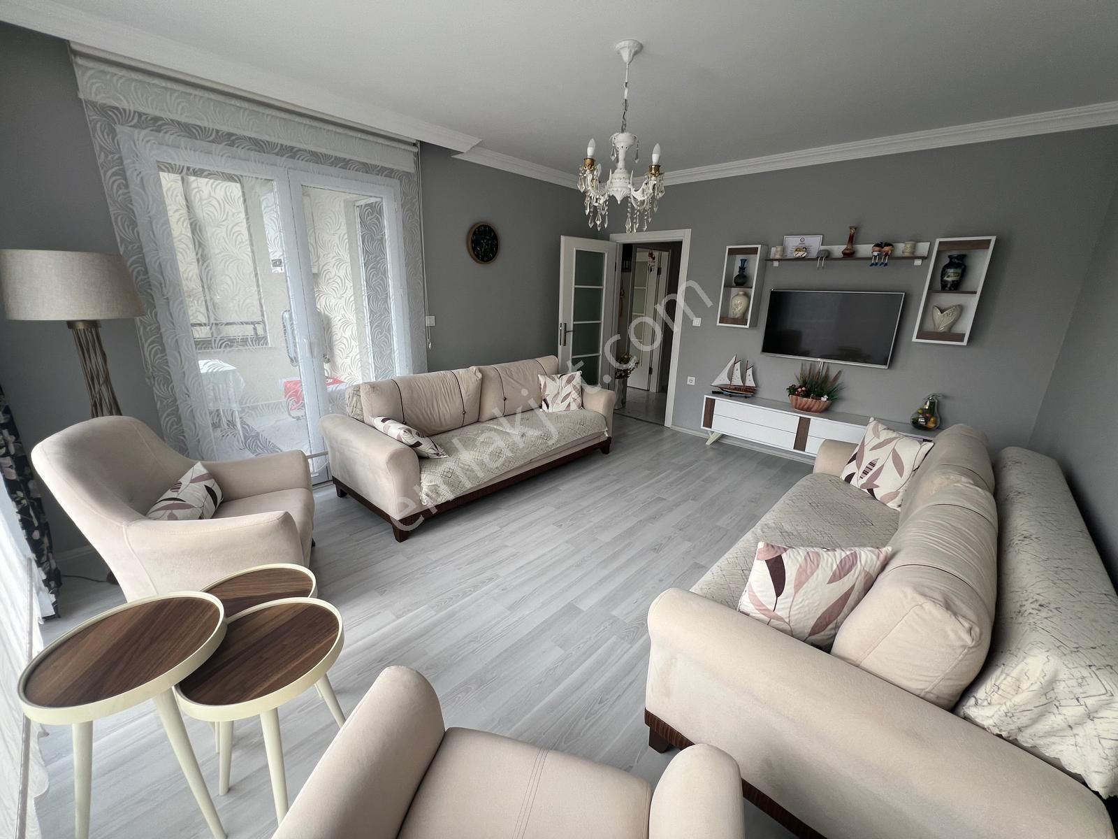 Yalı Gayrimenkulden Sürmene Site İçerisinde Manzaralı 2+1 Satılık - Görsel 2