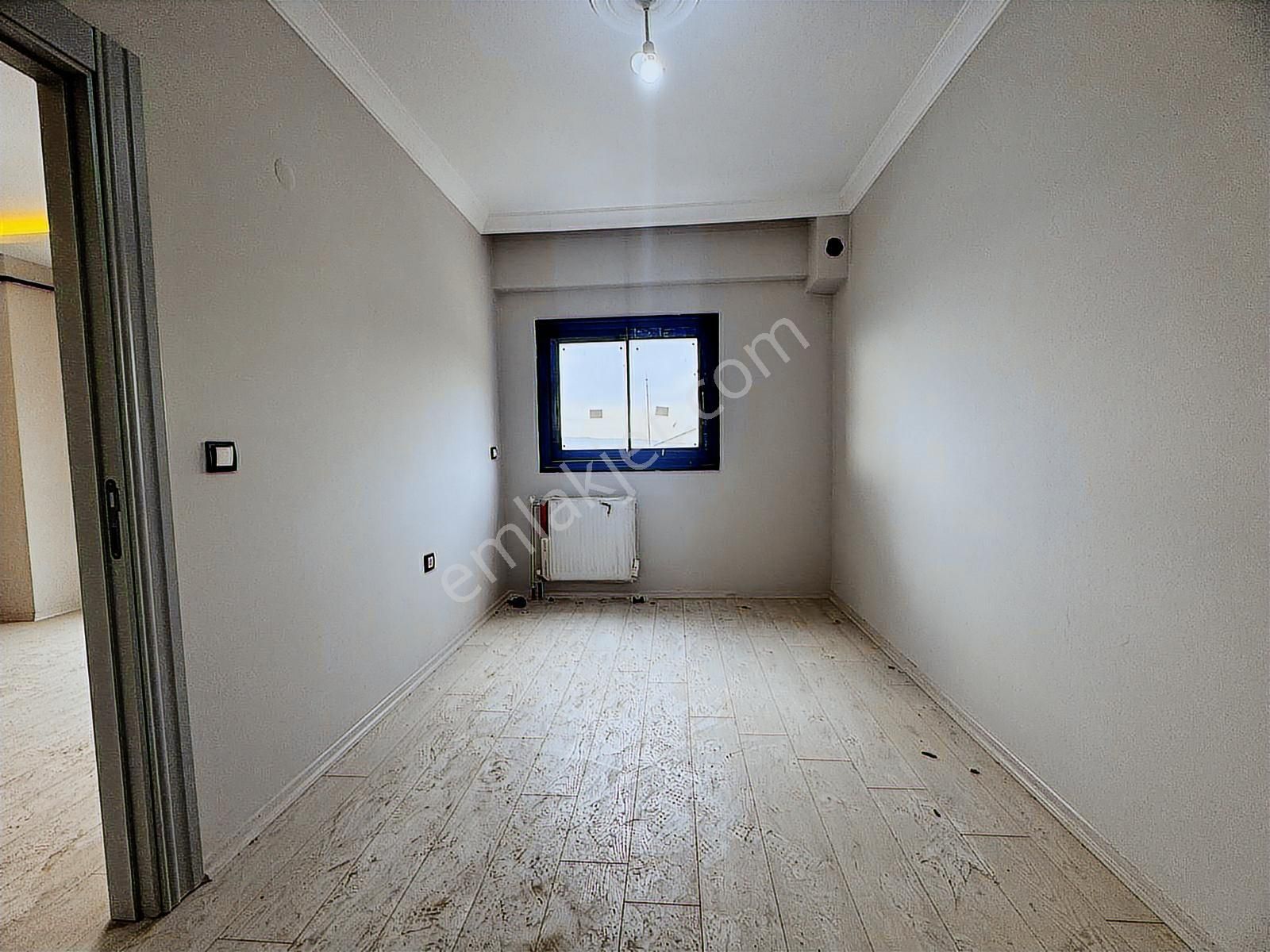 Bornova Kızılay Mahallesinde Site İçi 1+1 Lüks Arakat Asansörlü - Görsel 16