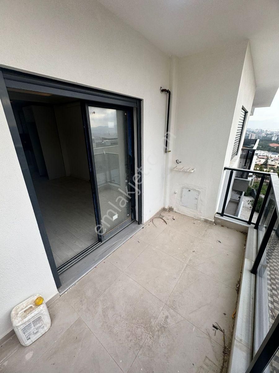 Bornova Kızılay Mahallesinde Site İçi 1+1 Lüks Arakat Asansörlü - Görsel 15