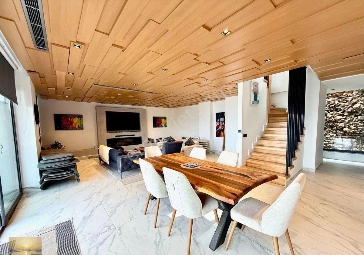 Satılık Müstakil Villa Deniz Kenarı Manzaralı Havuzlu Ev Plajlı Mükemmel Koyda Yatırım Fırsatı Acil - Görsel 19