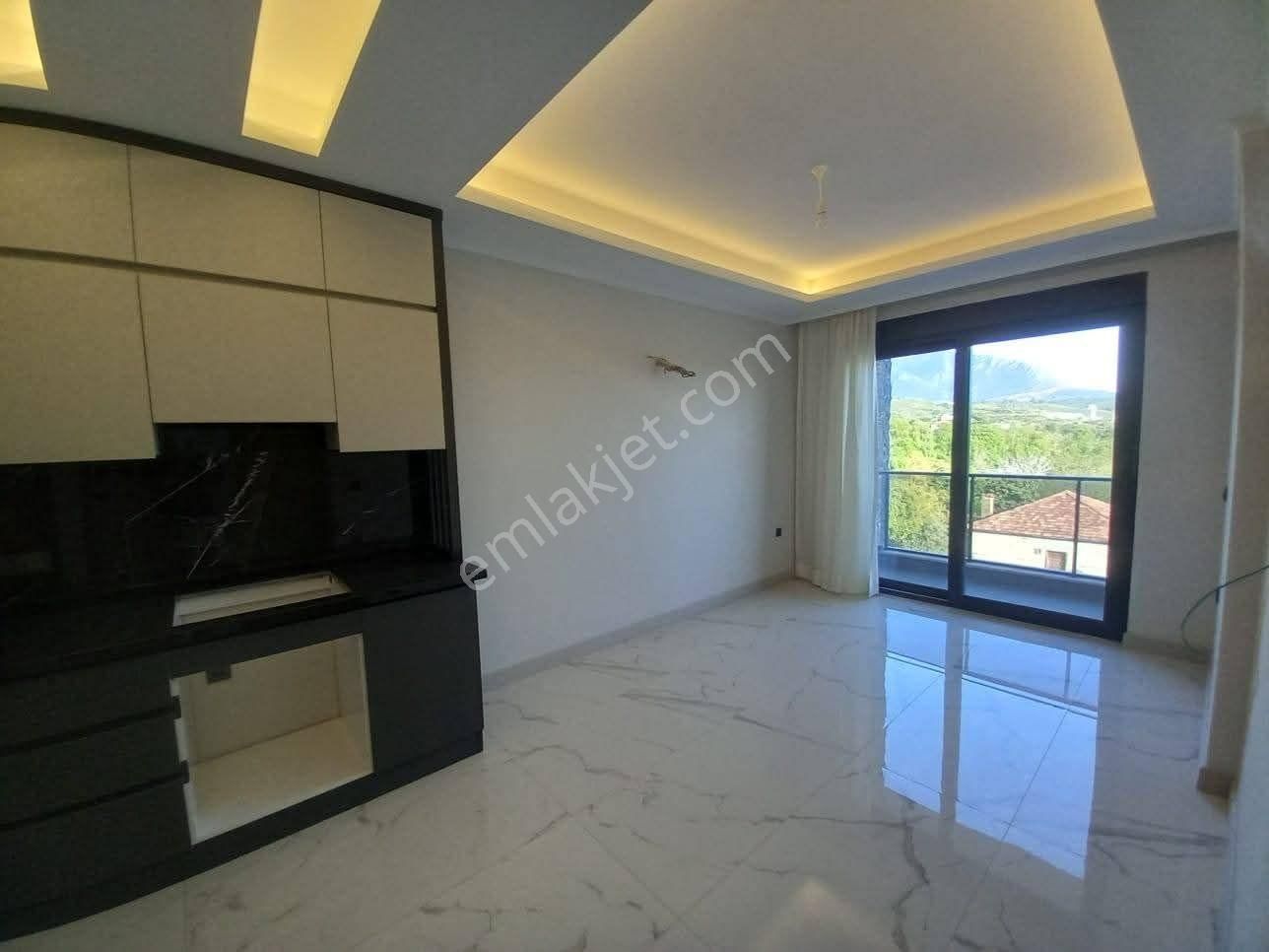 Alanya Oba Mahallesi Lüks Site İçi 1+1 - Görsel 2