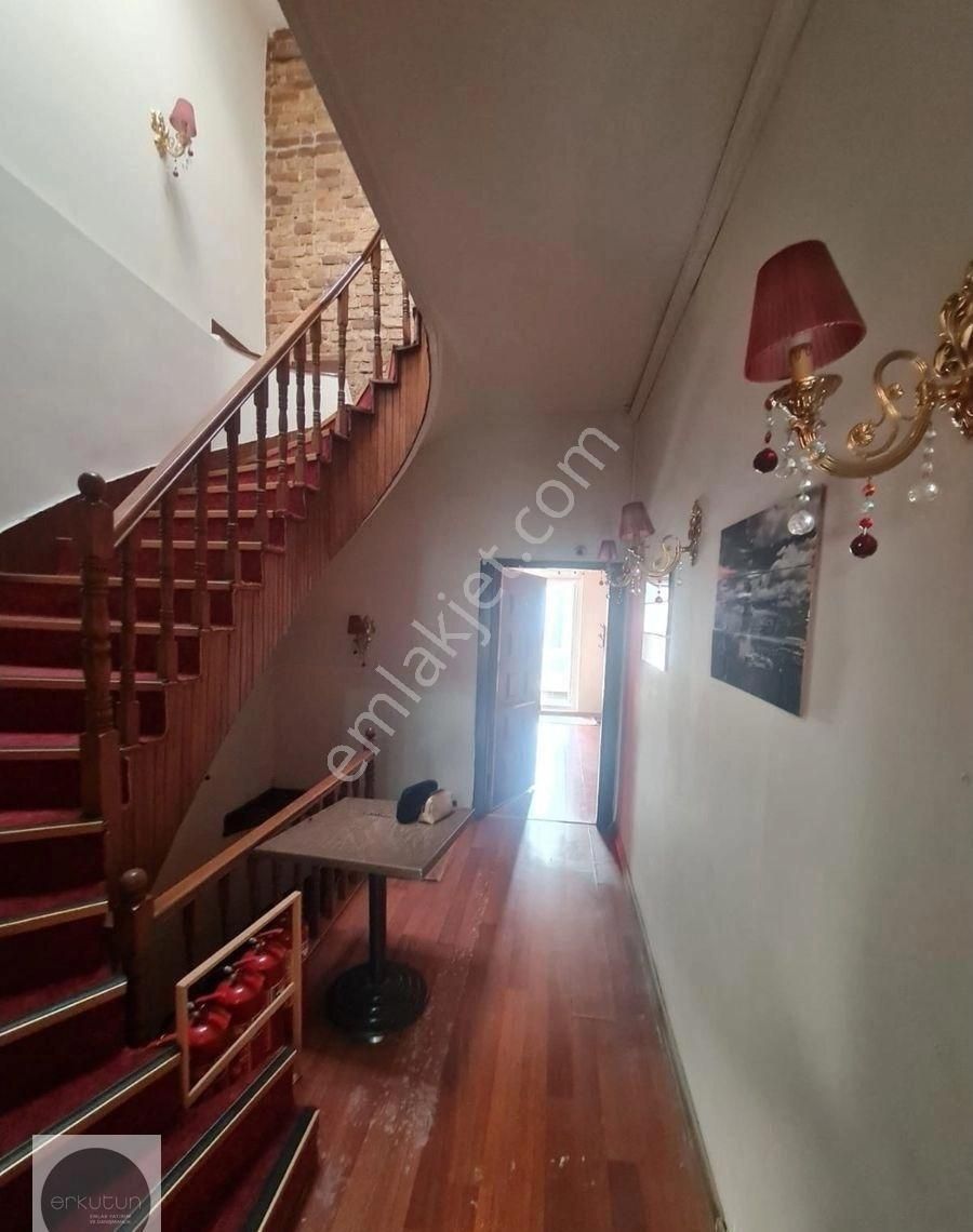 Erkutun'dan Pangaltı, Ergenekon Caddesi'nde, 2. Derece Tarihi Eser Satılık Bina - Görsel 7