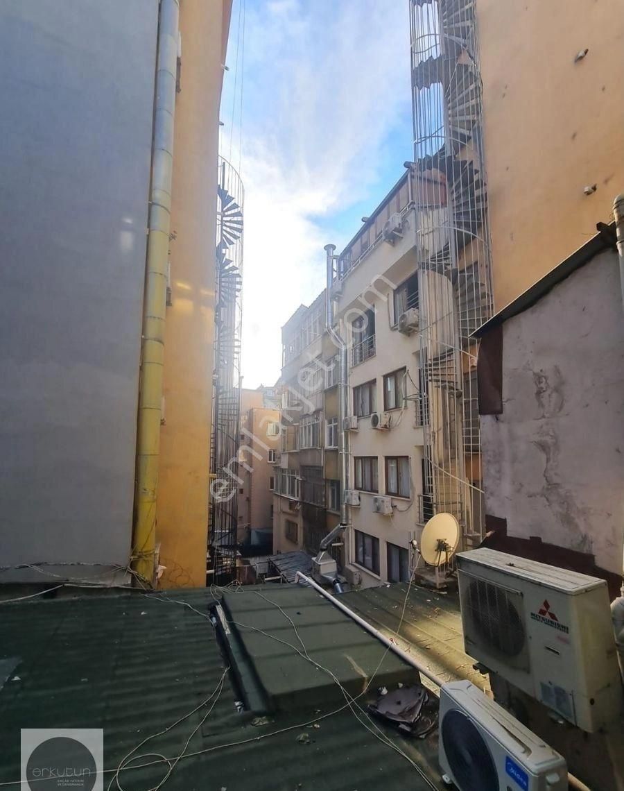 Erkutun'dan Pangaltı, Ergenekon Caddesi'nde, 2. Derece Tarihi Eser Satılık Bina - Görsel 4
