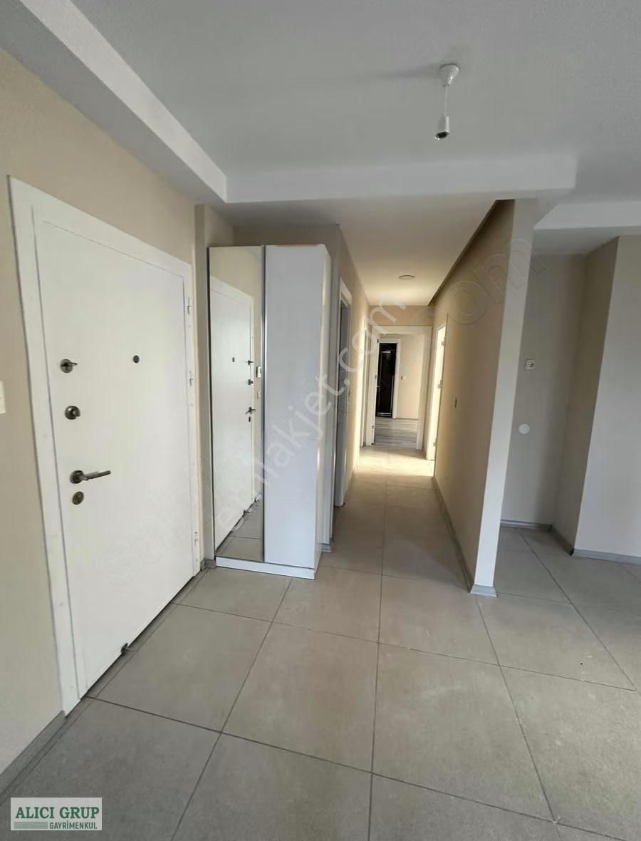 Kıvanç Tatlı Arka Tarafı Hasarsız Doğalgazlı Kiralık 2+1 Daire - Görsel 3