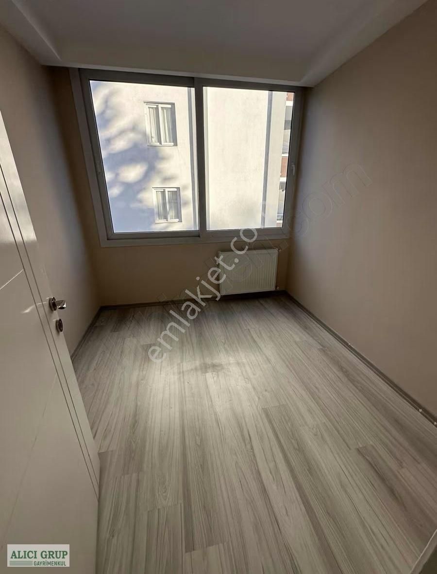 Kıvanç Tatlı Arka Tarafı Hasarsız Doğalgazlı Kiralık 2+1 Daire - Görsel 13