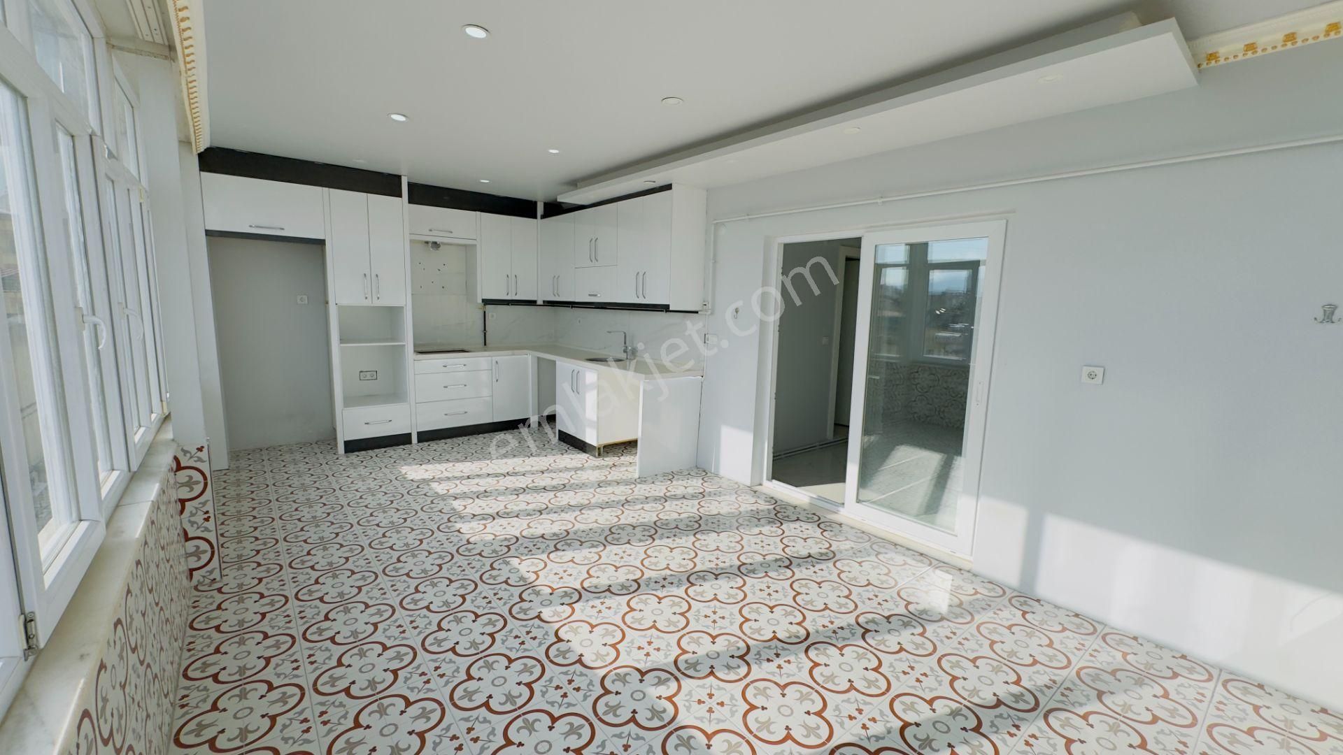 Pınarbaşı'nda Satılık 250 M2 Çatı Dubleks - Görsel 12