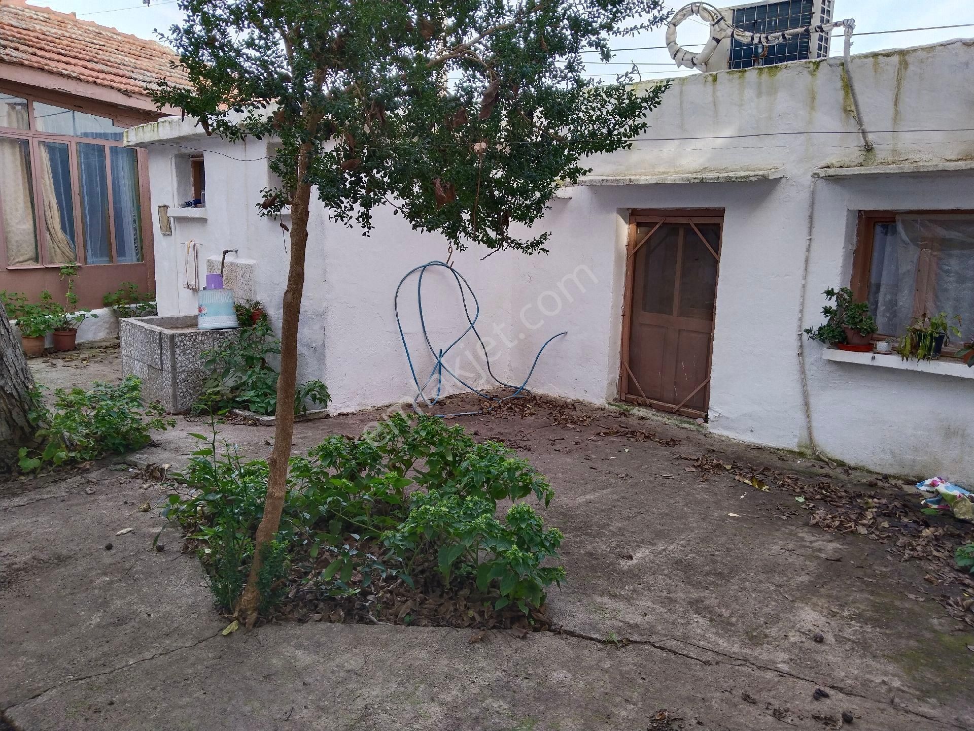 Bergama İnkilap Mah Şehir Merkezinde 4+1 Geniş Bahçeli Müstakil Ev Satılık - Görsel 35