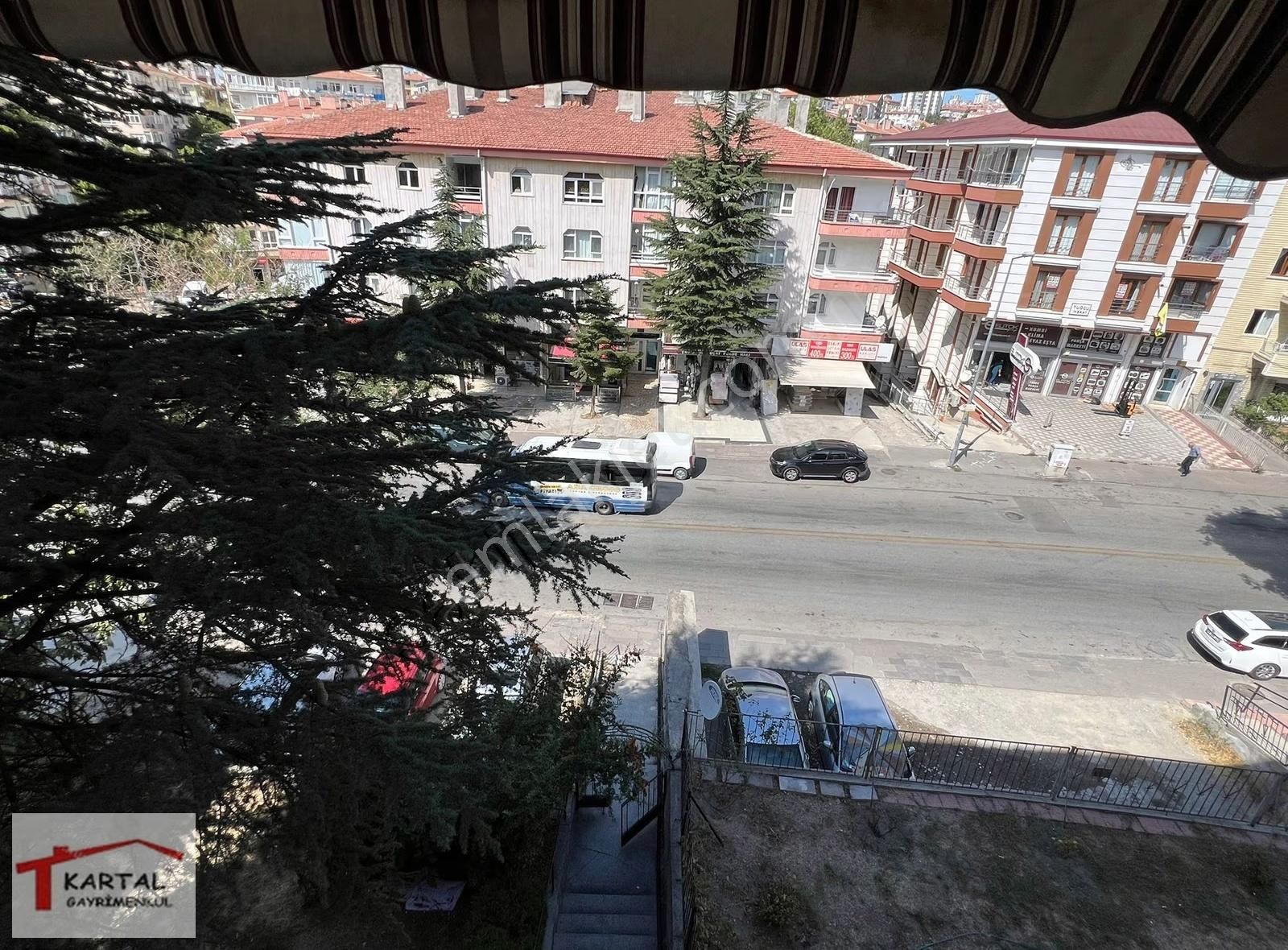 Etlik Yunus Emre Caddesi Üzerinde Ara Kat Eşyalı 3+1 - Görsel 18