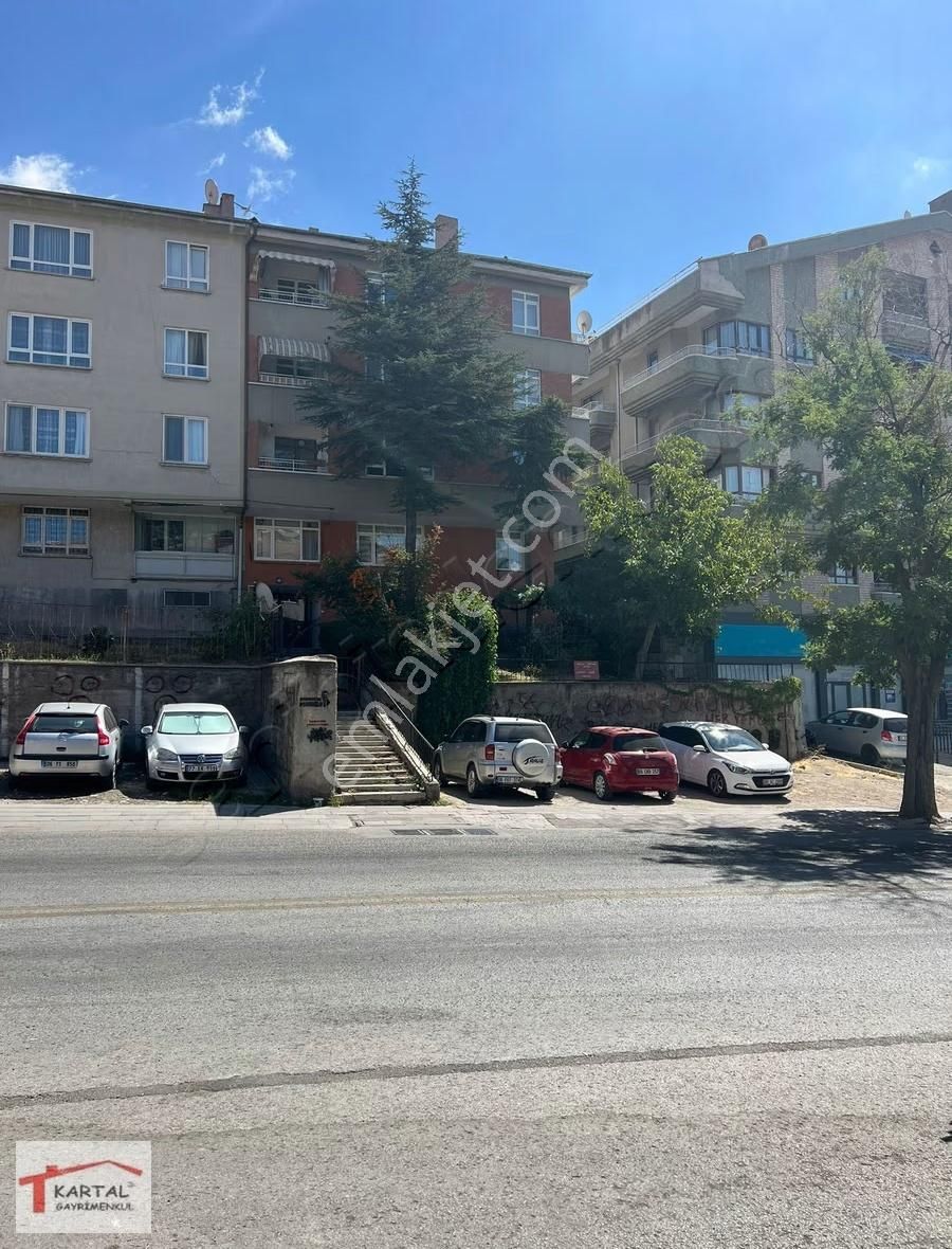 Etlik Yunus Emre Caddesi Üzerinde Ara Kat Eşyalı 3+1 - Görsel 7