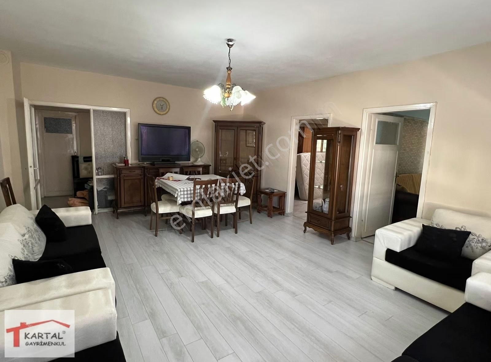 Etlik Yunus Emre Caddesi Üzerinde Ara Kat Eşyalı 3+1 - Görsel 4