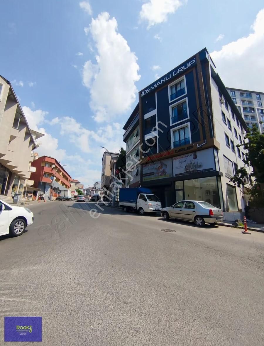 Rookzdoruk'dn Tuzla'da İki Ana Caddede Yaya-araç Trafiği Yoğun!! - Görsel 14