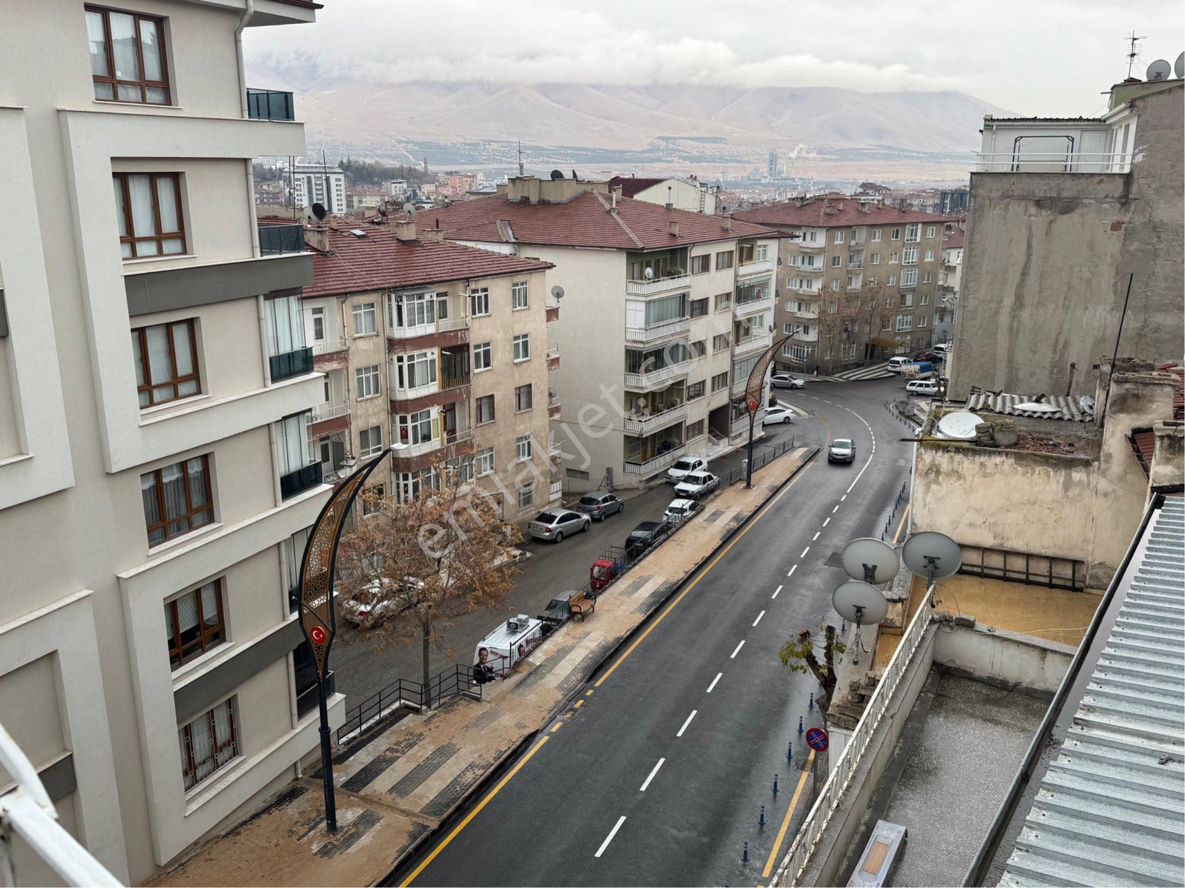 Salih Emlak Tan Vali Konağı Çıkışı Horanta Cafe Civarı Bireysel Kom .3+1 Daire - Görsel 19