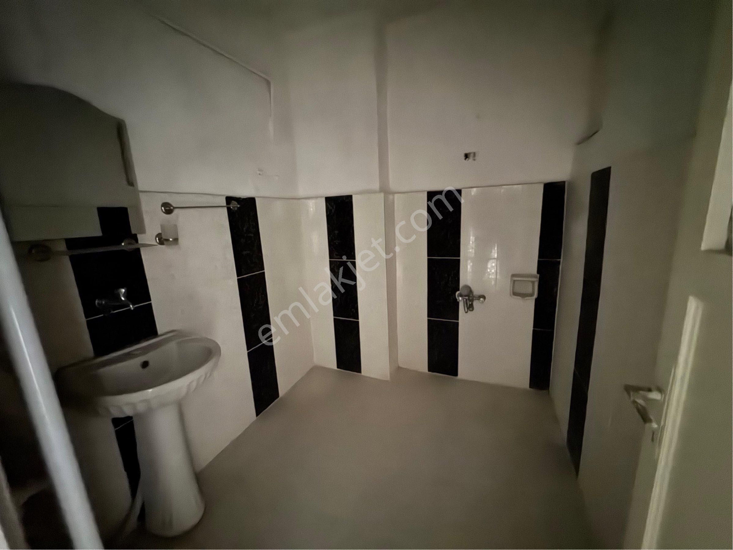 Salih Emlak Tan Vali Konağı Çıkışı Horanta Cafe Civarı Bireysel Kom .3+1 Daire - Görsel 8