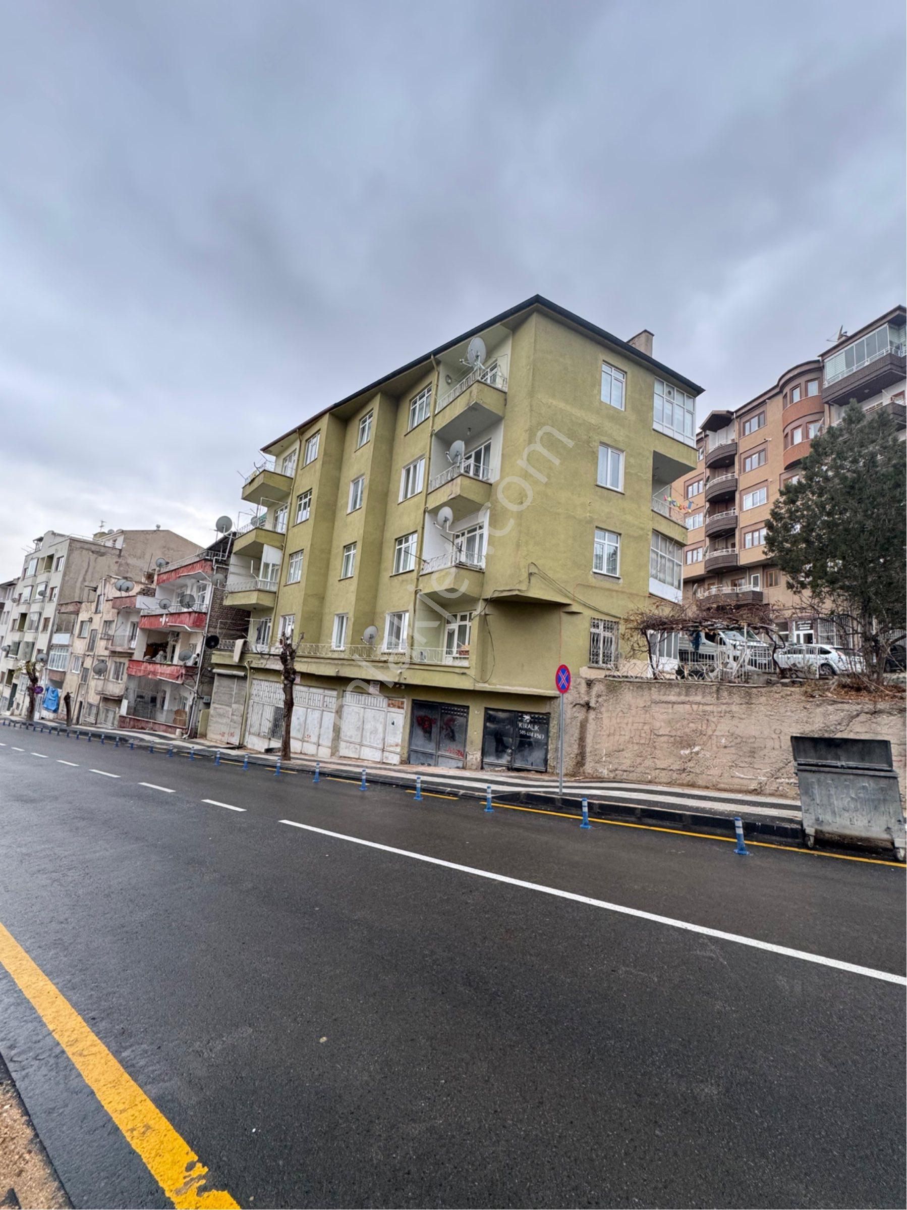 Salih Emlak Tan Vali Konağı Çıkışı Horanta Cafe Civarı Bireysel Kom .3+1 Daire - Görsel 26