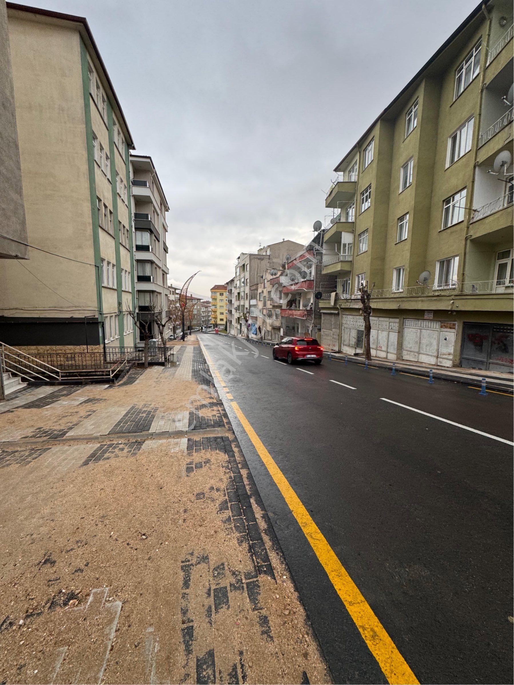 Salih Emlak Tan Vali Konağı Çıkışı Horanta Cafe Civarı Bireysel Kom .3+1 Daire - Görsel 24