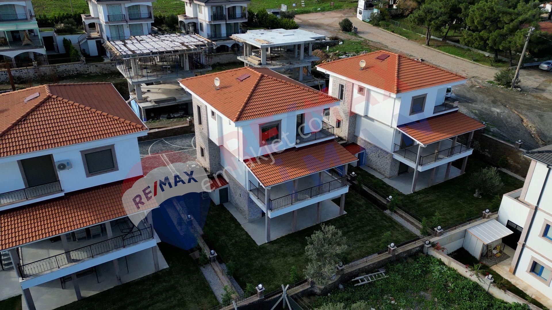 Cunda Adasında 3 Katlı Doğa,deniz Manzaralı Satılık Müstakil Ev - Görsel 6