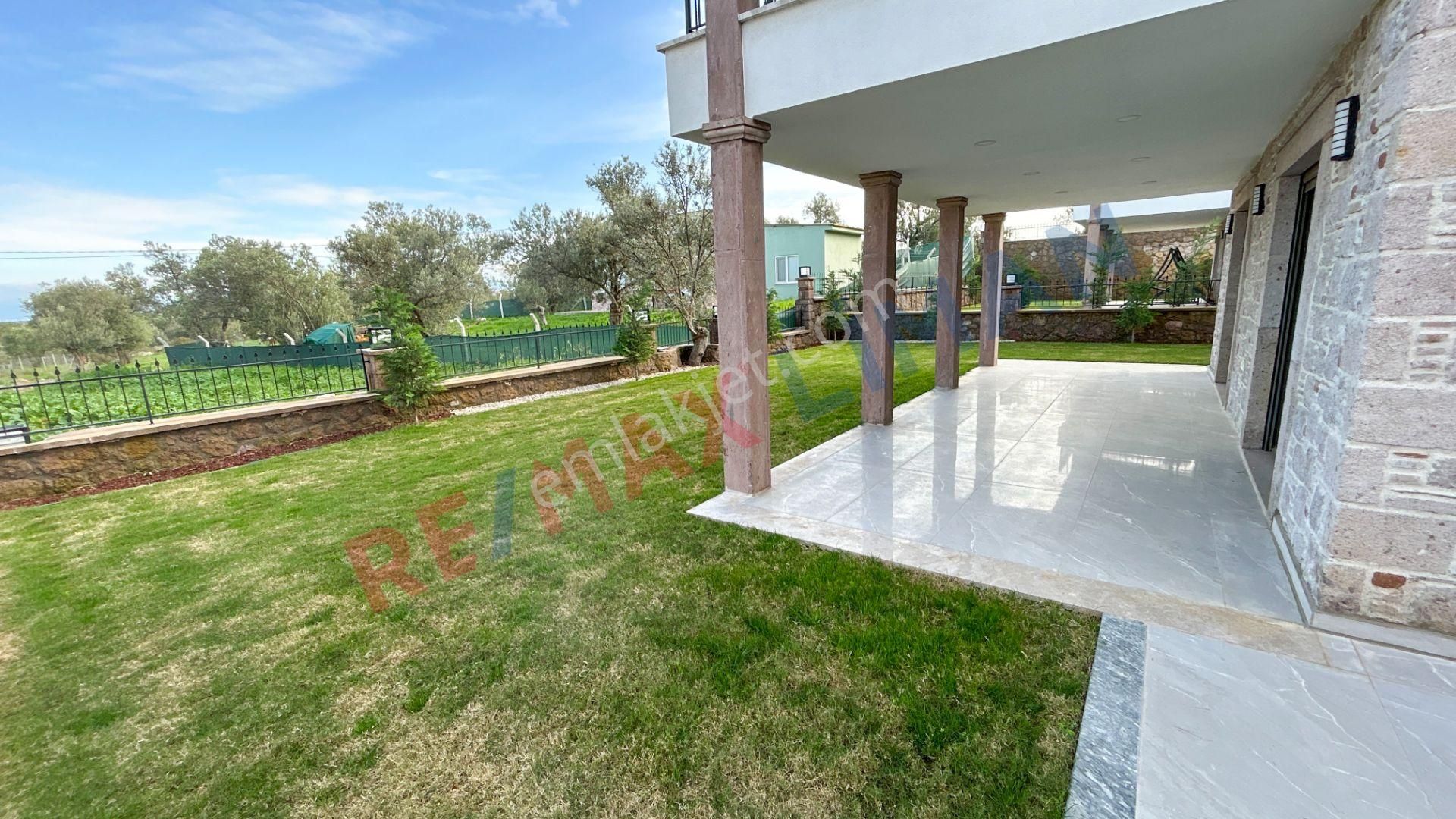 Cunda Adasında 3 Katlı Doğa,deniz Manzaralı Satılık Müstakil Ev - Görsel 31