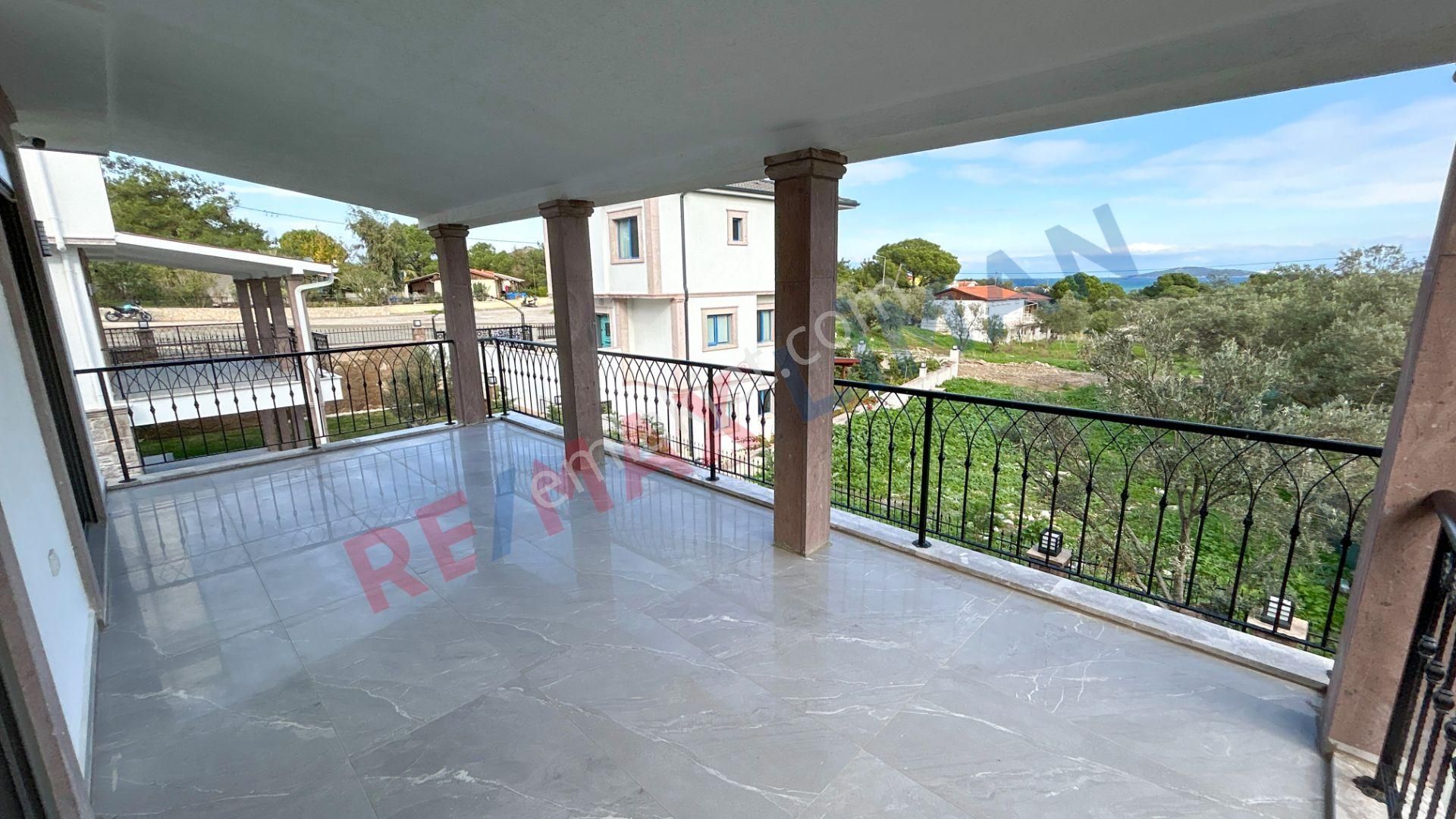 Cunda Adasında 3 Katlı Doğa,deniz Manzaralı Satılık Müstakil Ev - Görsel 12