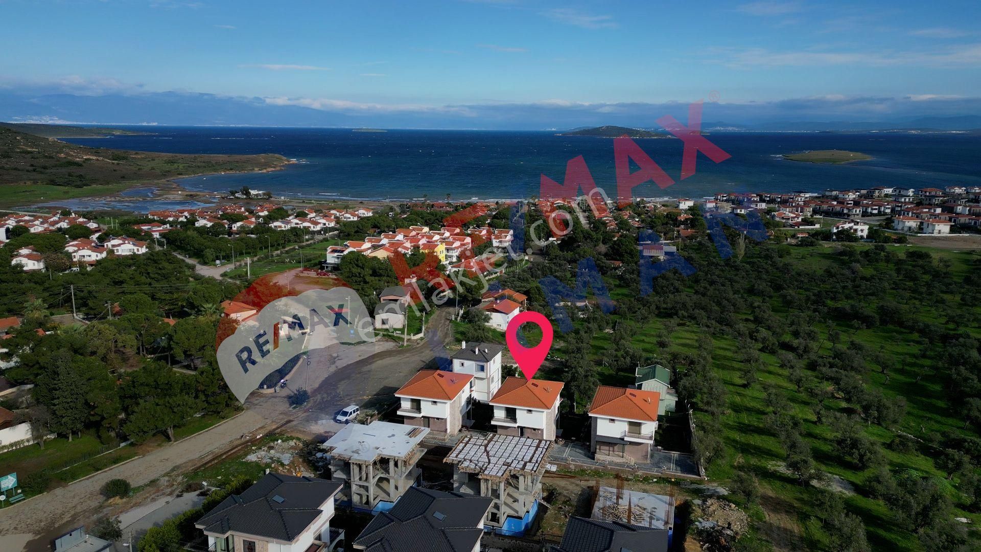 Cunda Adasında 3 Katlı Doğa,deniz Manzaralı Satılık Müstakil Ev - Görsel 2