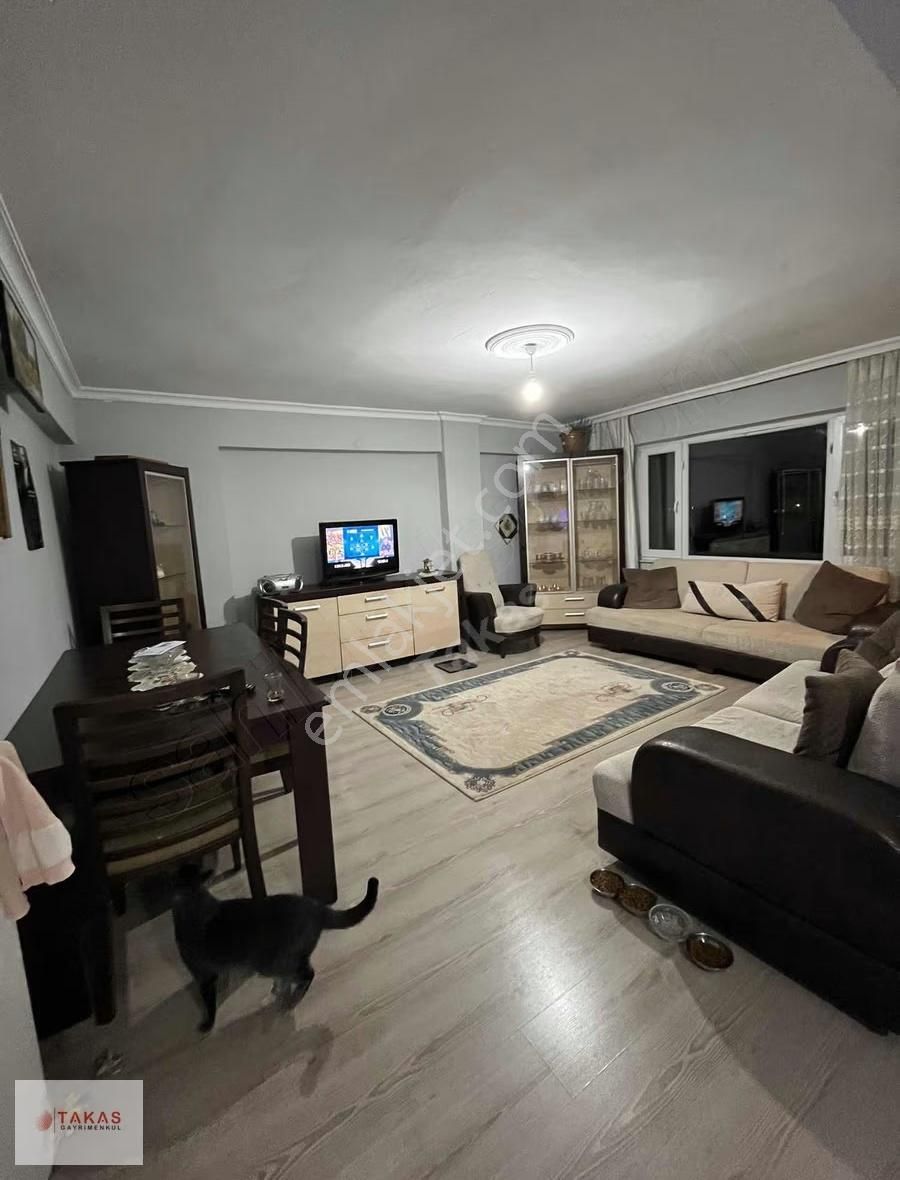 Deniz Manzaralı 3+1 Geniş Katta Site İçinde Satılık Daire - Görsel 5