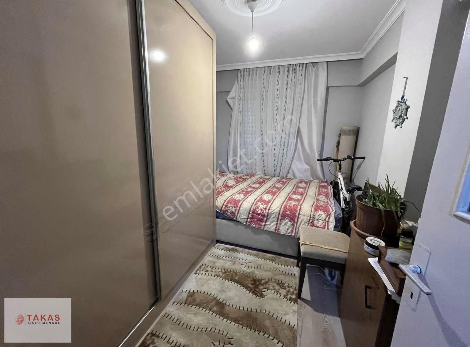 Deniz Manzaralı 3+1 Geniş Katta Site İçinde Satılık Daire - Görsel 4