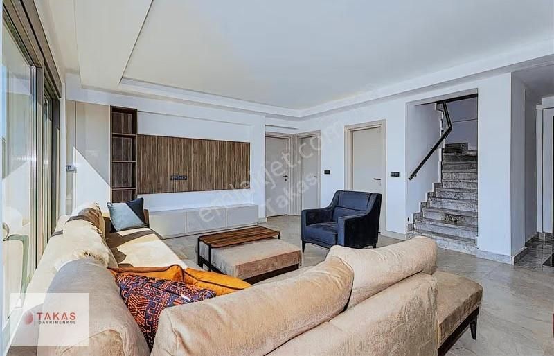 Antalya Serık Kadirye'de 5+1 Ultralüks Tripleks Villa - Görsel 17