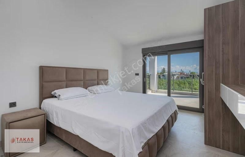 Antalya Serık Kadirye'de 5+1 Ultralüks Tripleks Villa - Görsel 35