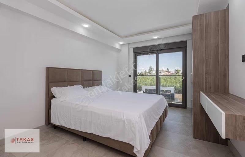 Antalya Serık Kadirye'de 5+1 Ultralüks Tripleks Villa - Görsel 19