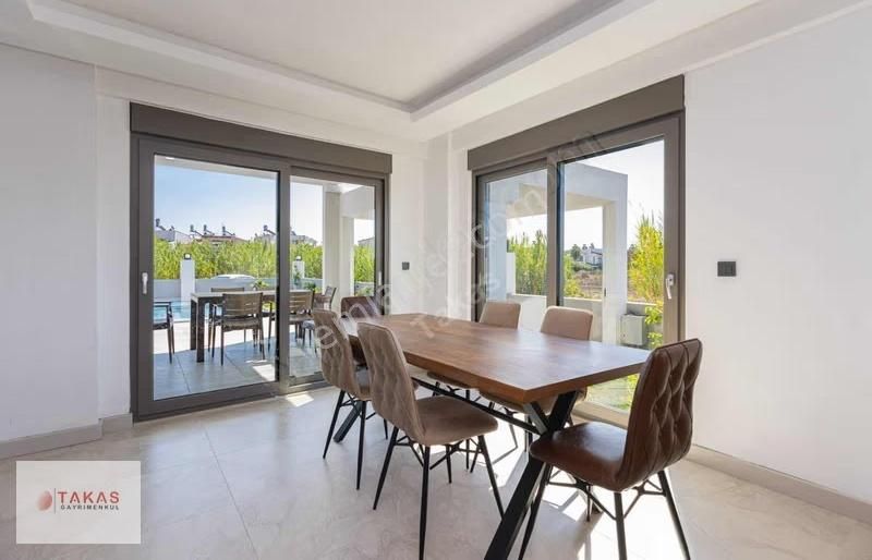 Antalya Serık Kadirye'de 5+1 Ultralüks Tripleks Villa - Görsel 23