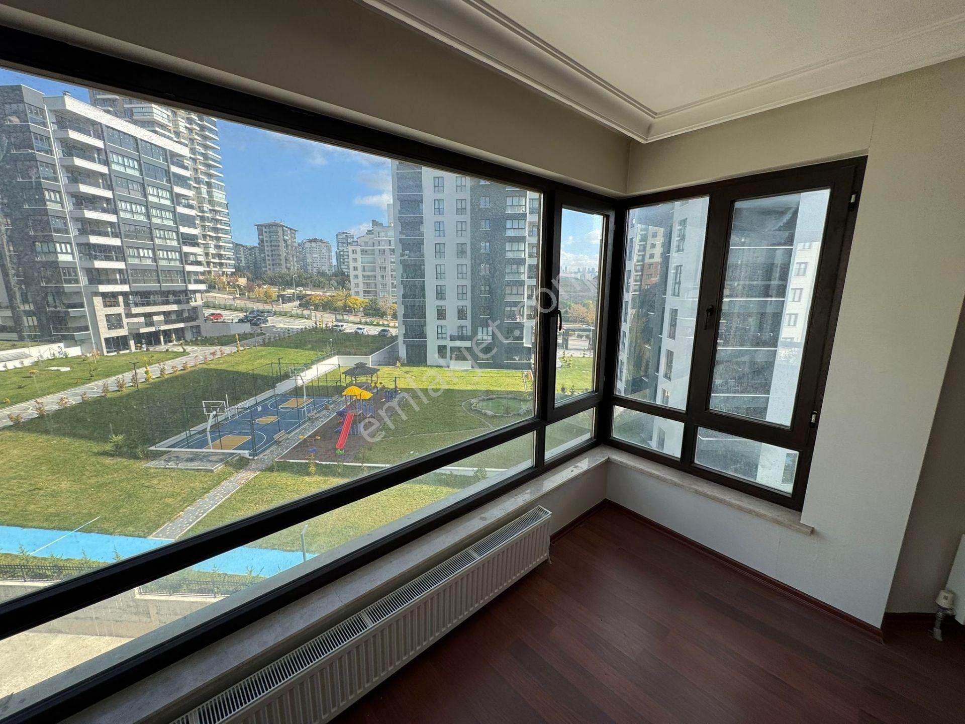 Alacaatlı Mahallesi Vadi Evleri Sitesinde