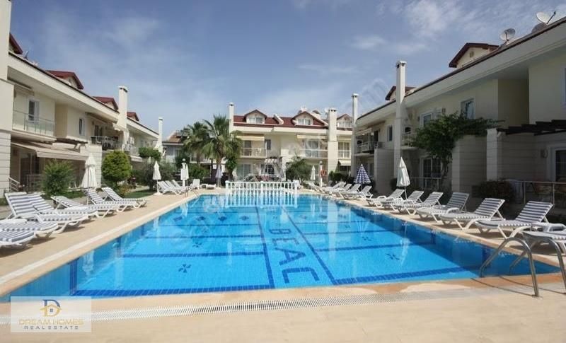 Çalış Plajına 400 Mt. Havuzlu Sitede 2 +1 Satılık Daire - Görsel 2