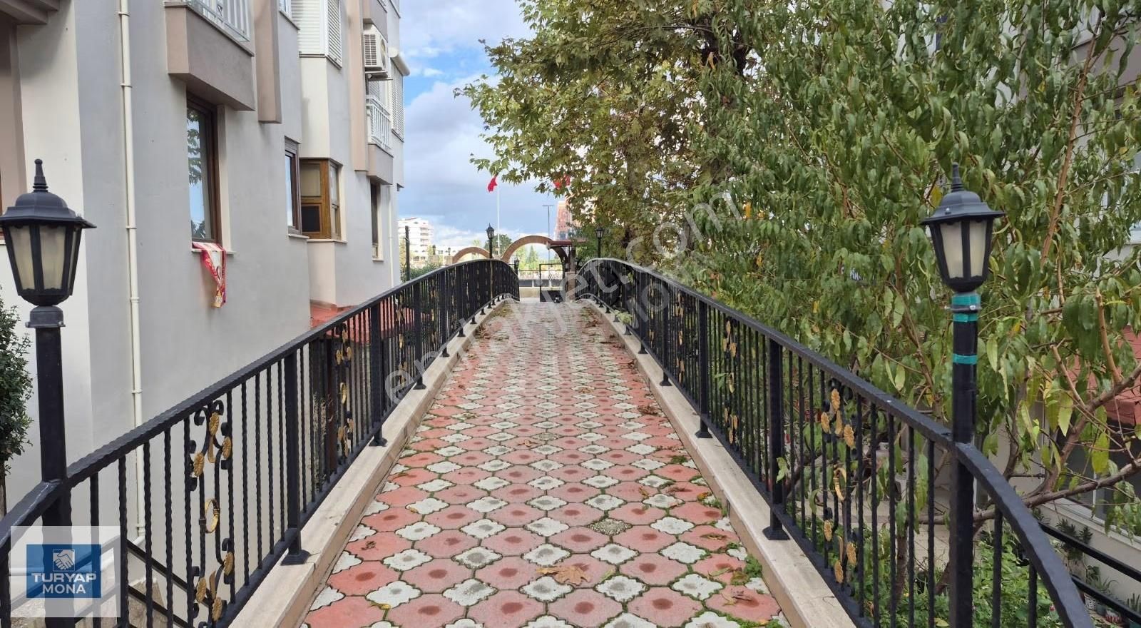 Konyaaltı Denize Sıfır Gizem Sitesinde 1+1 Eşyalı Kiralık Daire - Görsel 3
