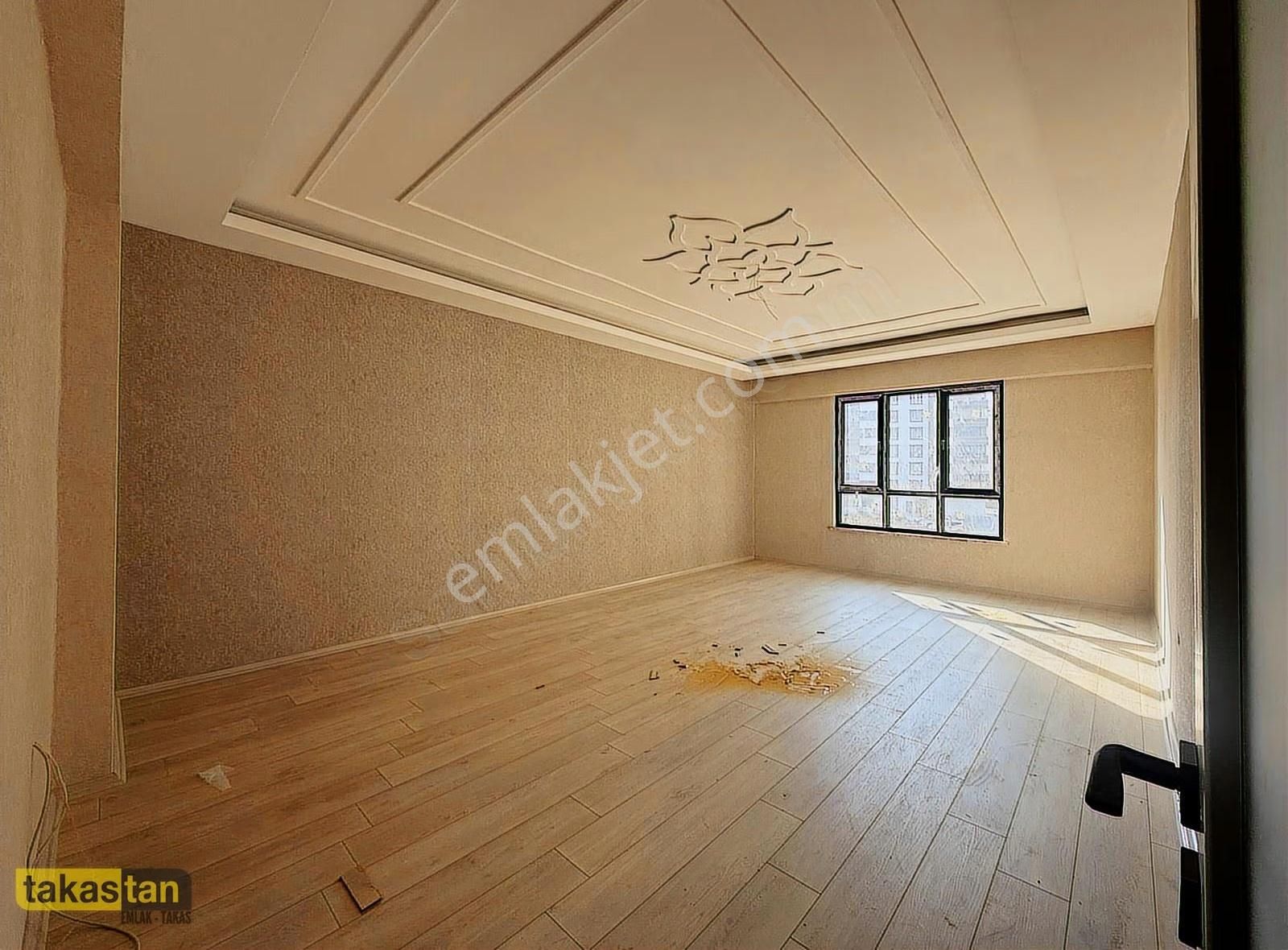 Mavikent'de 3,5+1 Ultra Lüks Ara Kat