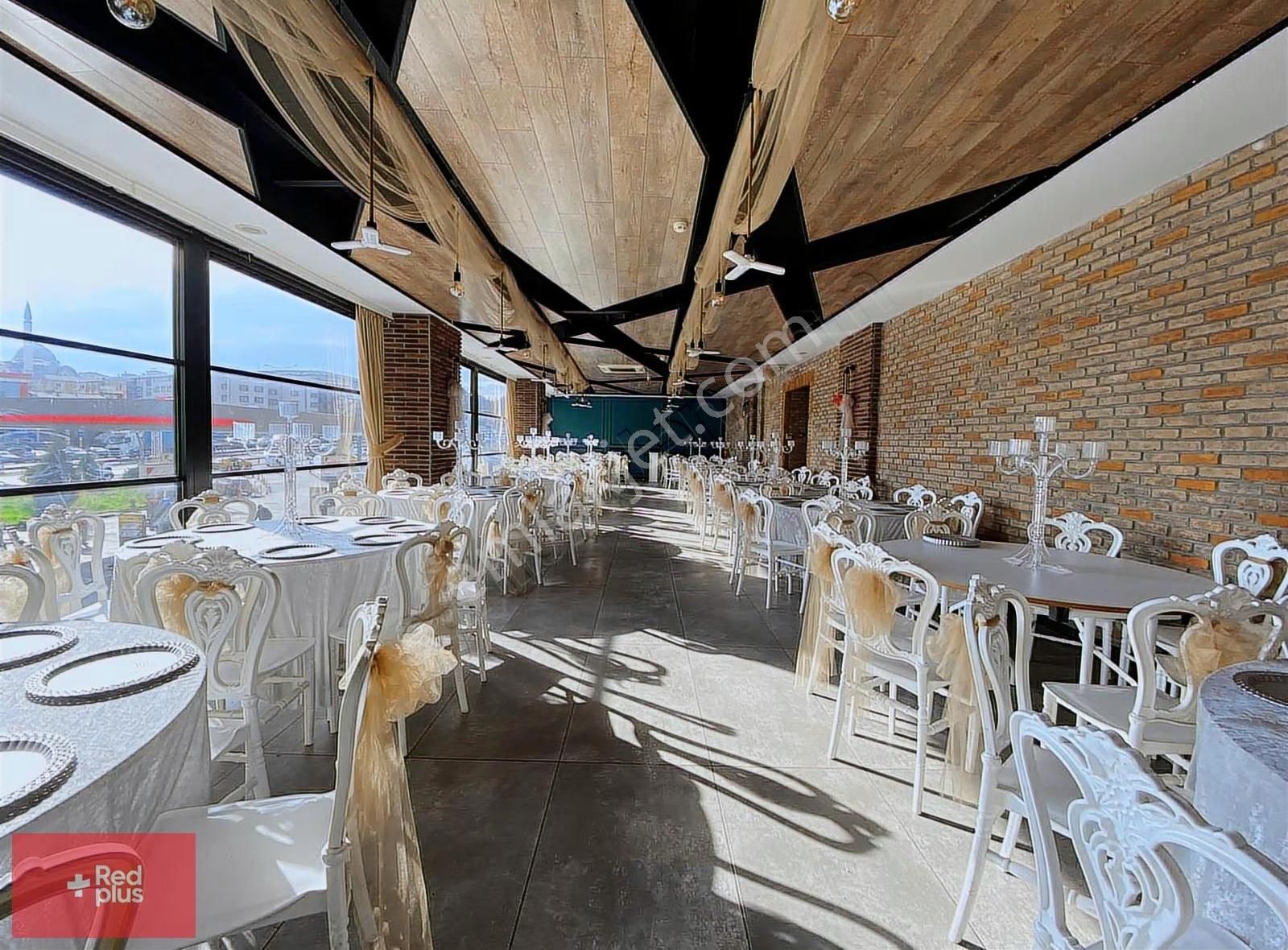 Büyükçekmece Mimarsinan E5 Cepheli Kiralık Dükkan - Görsel 3