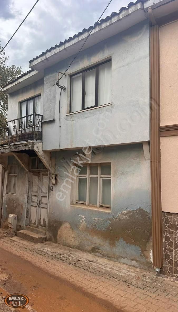 Bandırma Edincik'te Satılık 2 Katlı Köy Evi