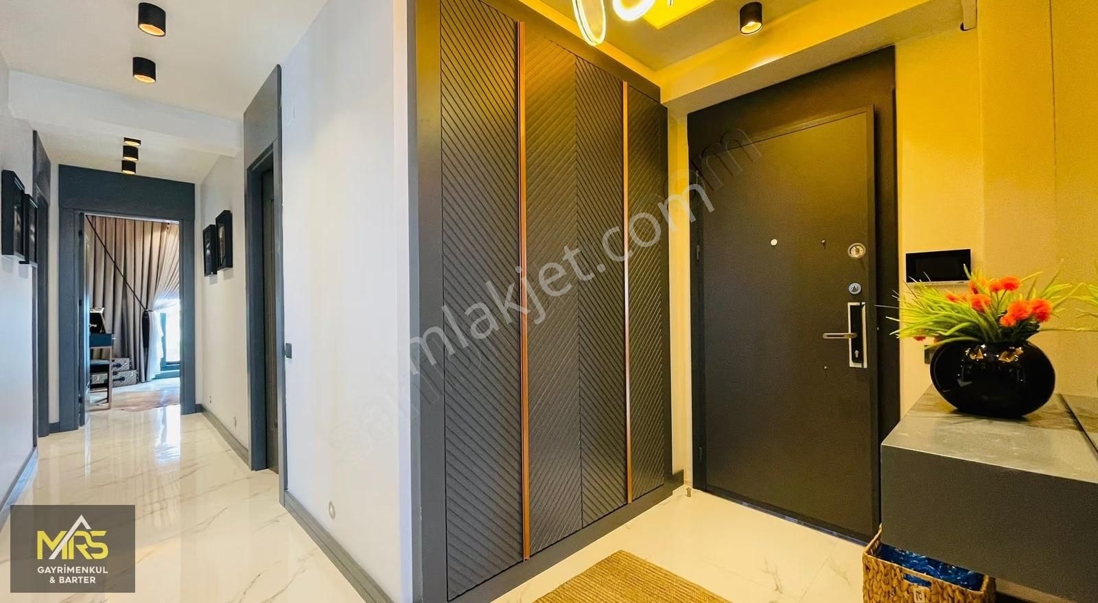 Mrs Gayrimenkulden Mezitlide Deniz Manzaralı 4+1 Arakat Daire - Görsel 6