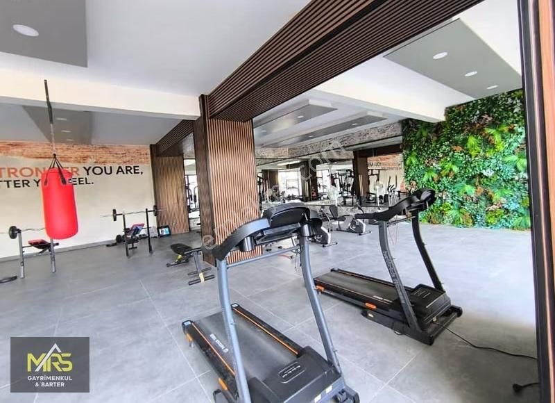 Mrs Gayrimenkulden Mezitlide Deniz Manzaralı 4+1 Arakat Daire - Görsel 11