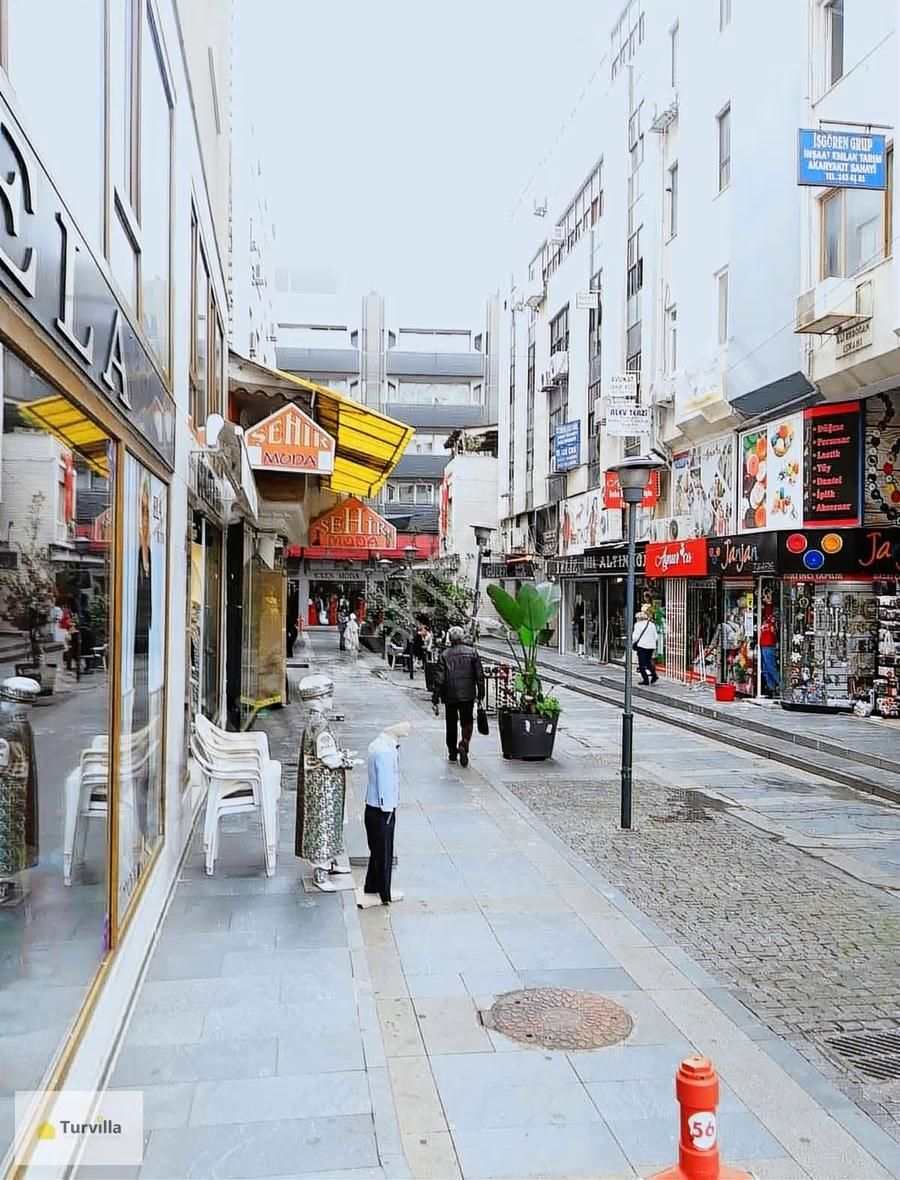 Antalya Muratpaşada Deniz Bandında Satılık Ofis/daire