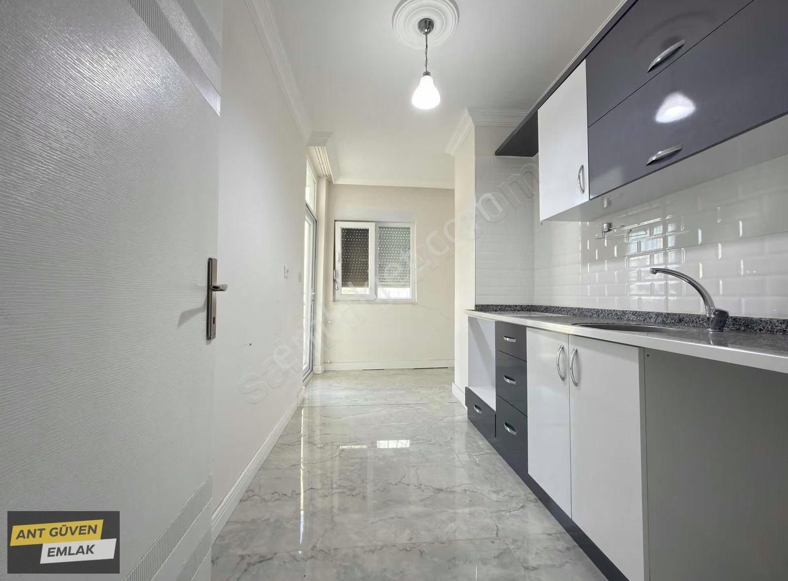 Bahçeyaka Mahallesinde 2+1 Ayrı Mutfaklı Kiralık Daire