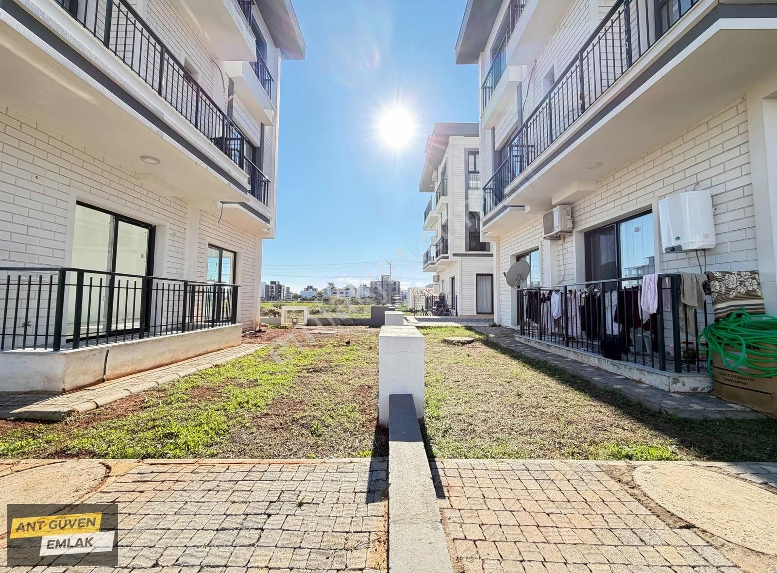 Yeniköy'de Merkezi Konumda 2+1 Havuzlu Site İçi Geniş Daire - Görsel 14