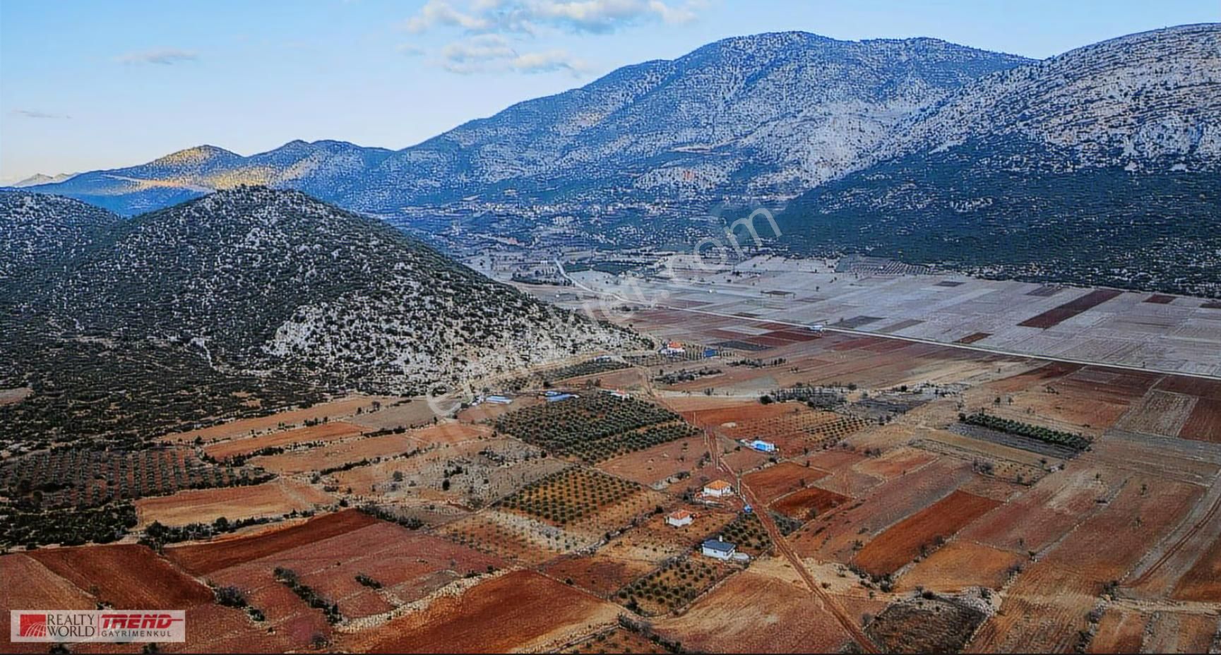 Antalya Döşemealtı Akkoç Mahallesinde 3.497 M² Yatırımlık Tarla - Görsel 2