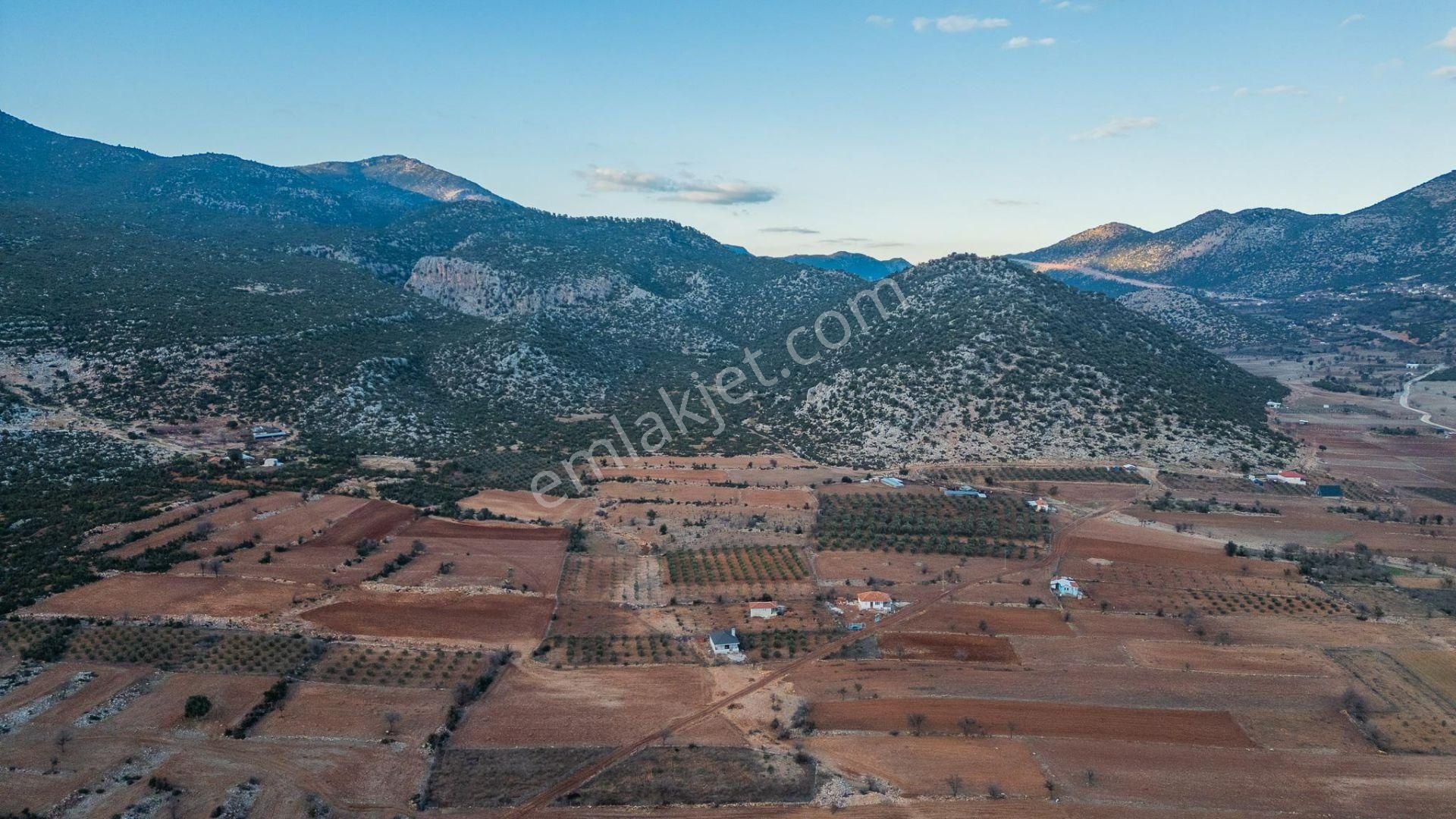 Antalya Döşemealtı Akkoç Mahallesinde 3.497 M² Yatırımlık Tarla - Görsel 14