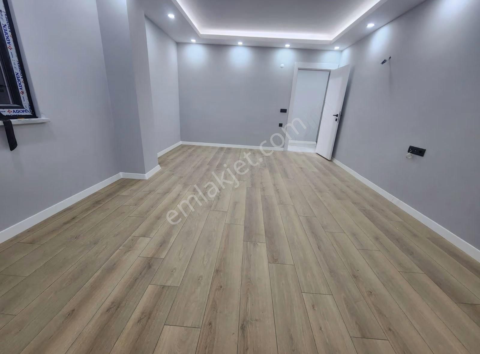 Denız Can Emlak Bayramoglunda Caddeye Yakin 3+1 Sıfır Daire - Görsel 12